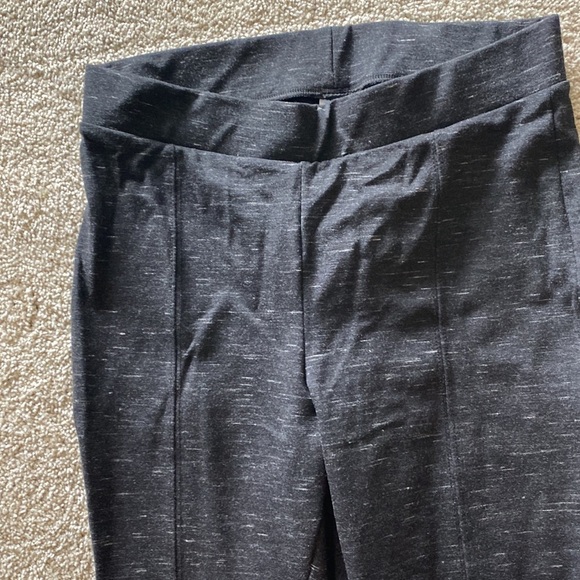 Time & Tru Black Print Leggings High Waisted EUC - Picture 2 of 6